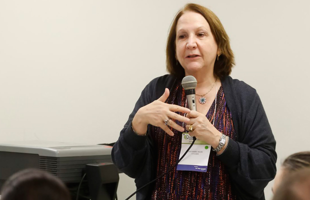 Ana Maria Malik participa do programa Ponto a Ponto