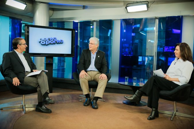 Antonio Lavareda e Mônica Bergamo entrevistam Roberto Requião