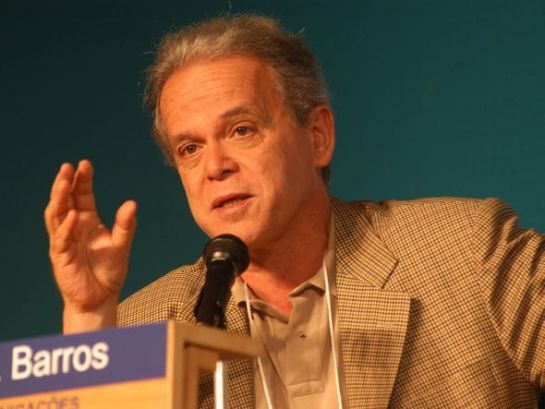 Luiz Carlos Mendonça de Barros é entrevistado no programa Ponto a Ponto / Reprodução: Jornal GGN 