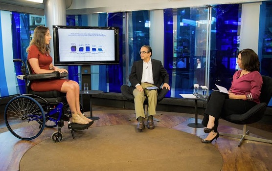 Antonio Lavareda e Mônica Bergamo entrevistam Mara Gabrillie / Foto: Jornal de Caruaru